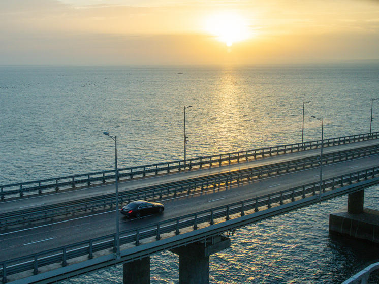 Водители электромобилей получили первые штрафы за проезд по Крымскому мосту