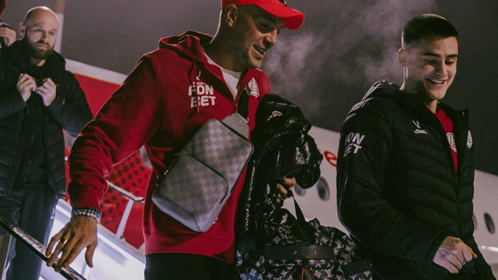 "Акрон" не смог вовремя вылететь в Санкт-Петербург на матч с "Зенитом" - Новости на Вести.ru