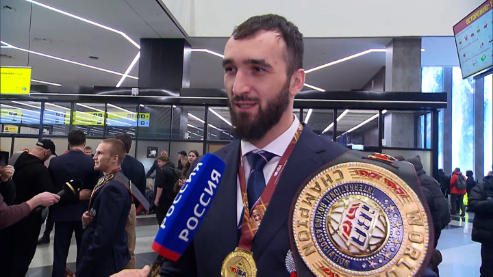 Боксер Гаджимагомедов: рад, что сборная РФ выиграла столько золотых медалей - Новости на Вести.ru