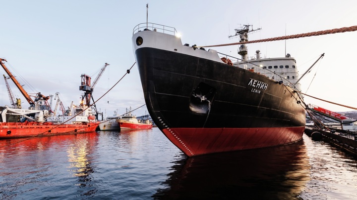 Мантуров: Россия является безоговорочным лидером в сегменте атомных ледоколов - Новости на Вести.ru