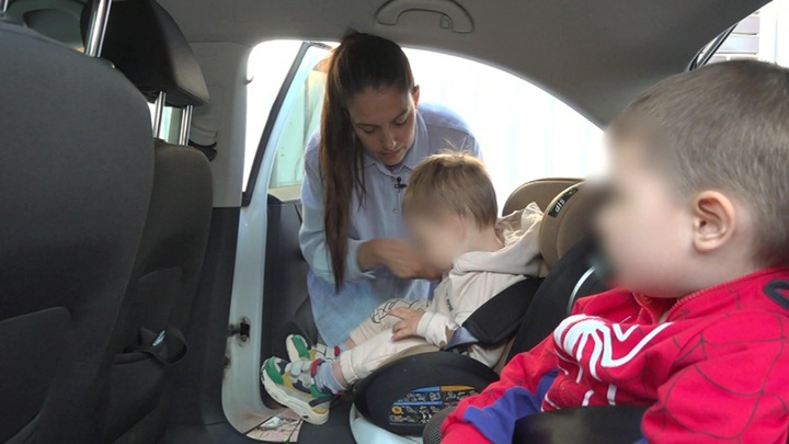Штрафы самозанятым таксистам за перевозку детей без кресел вырастут - Новости на Вести.ru