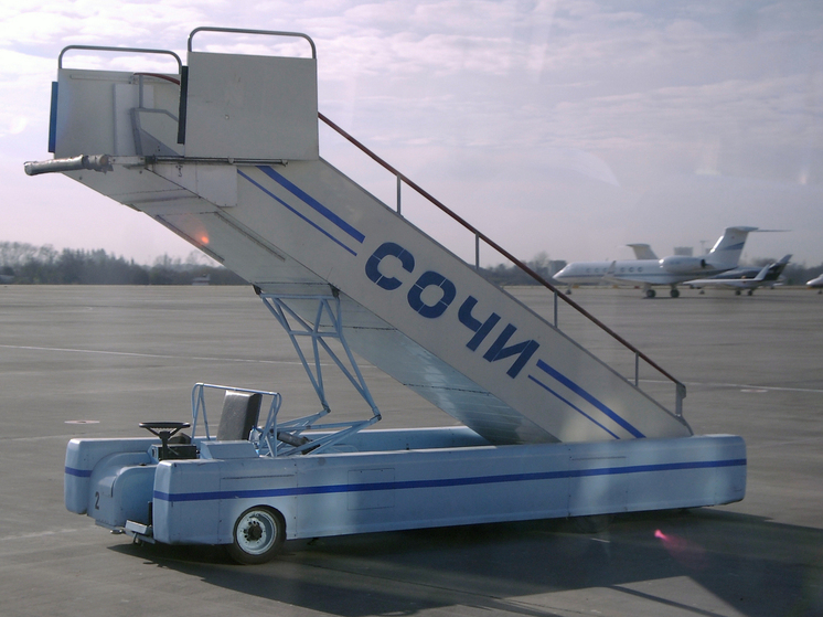 В аэропорту крупного российского города ввели ограничения на полеты